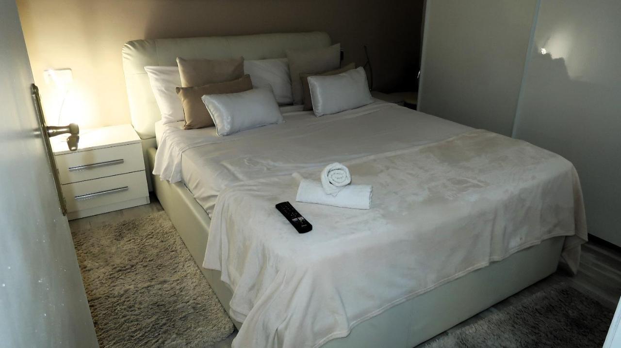 Entire Apartment , 2 Bedrooms Newly Remodeled Center Sitges Barcelona 외부 사진