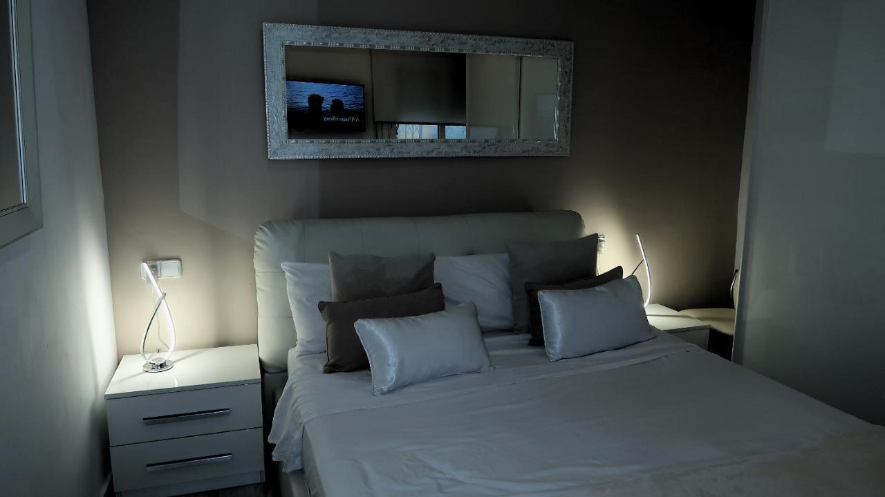 Entire Apartment , 2 Bedrooms Newly Remodeled Center Sitges Barcelona 외부 사진